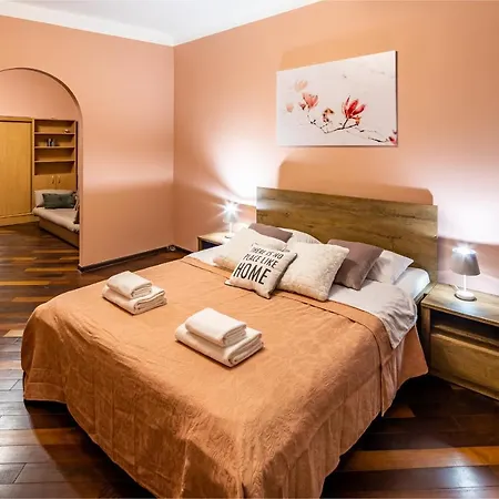 The Main Square! 2 Separated Bedrooms, Balcony Lviv Exterior photo